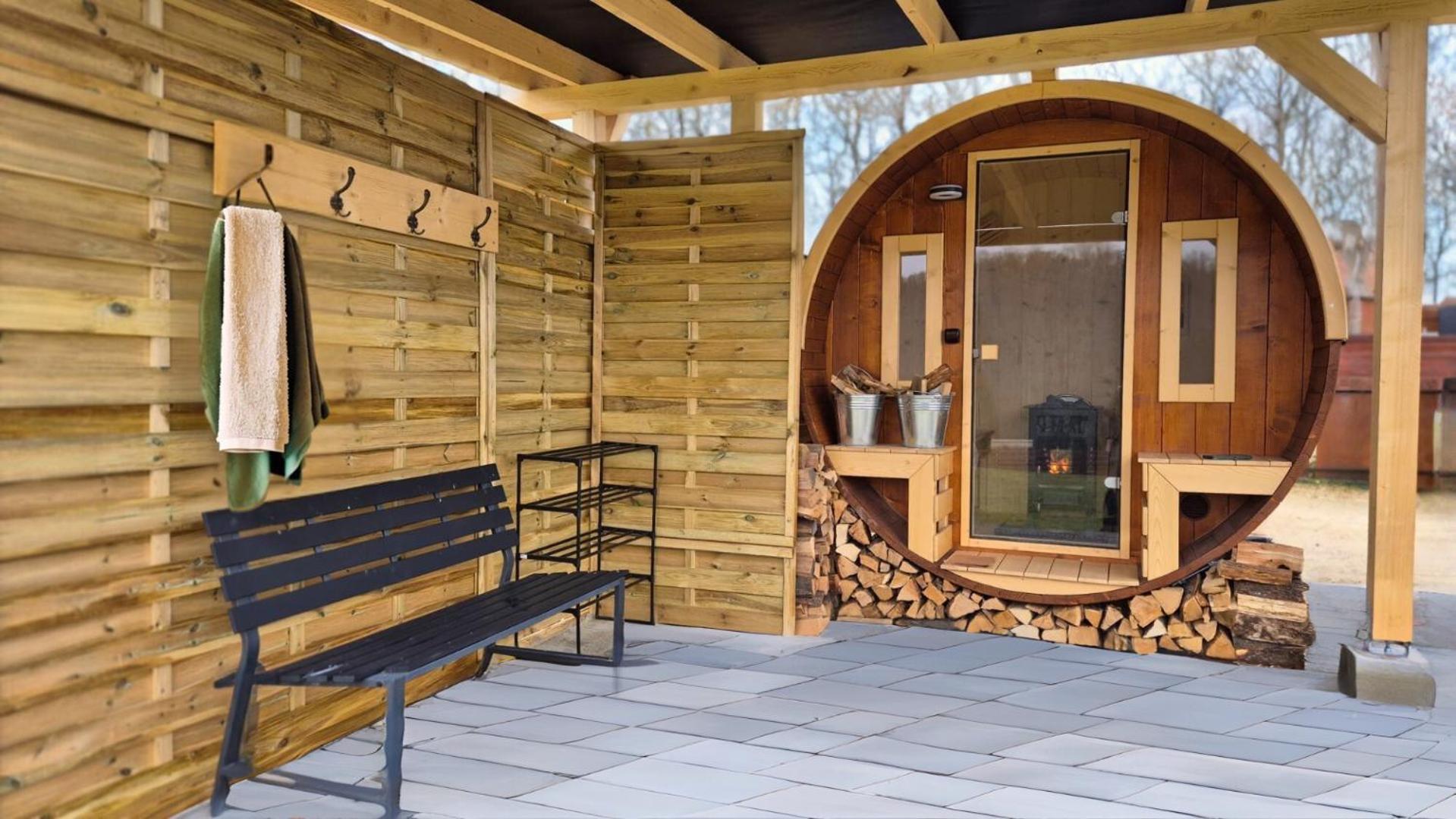 Romantic Jacuzzi Hideaway Near Heviz Rezi エクステリア 写真